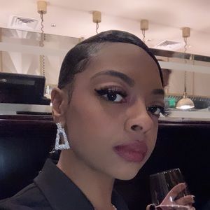 Meet your Posher, Violet